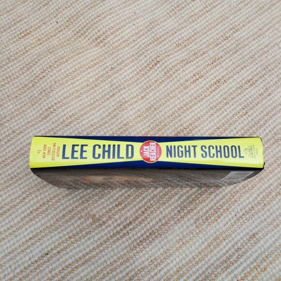Night School: A Jack Reacher novel, hardcover - Picture 4 of 4